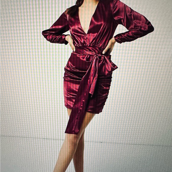 Chi chi London cranberry dress w sash! UK 12P 🔥 - Picture 8 of 9